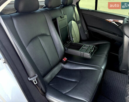 Мерседес Е-Клас 2008 у Києві на Automoto.ua Сірий Мерседес Е-Клас, об'ємом двигуна 2.2 л та пробігом 337 тис. км за 9600 $, фото 17 на Automoto.ua