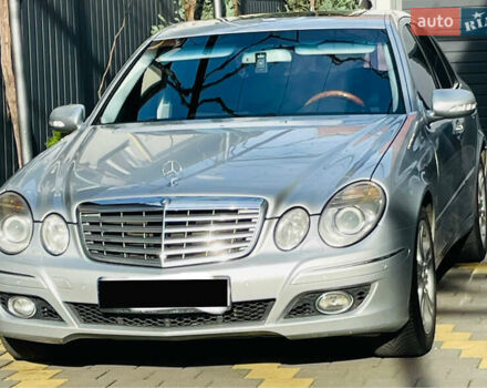 Серый Мерседес Е-Класс, объемом двигателя 2.1 л и пробегом 366 тыс. км за 11000 $, фото 13 на Automoto.ua