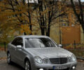 Мерседес Е-Клас 2008 у Львові на Automoto.ua Сірий Мерседес Е-Клас, об'ємом двигуна 2.99 л та пробігом 319 тис. км за 11500 $, фото 4 на Automoto.ua