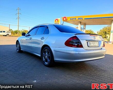 Серый Мерседес Е-Класс, объемом двигателя 2.1 л и пробегом 270 тыс. км за 8500 $, фото 3 на Automoto.ua