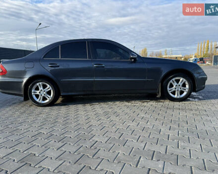 Сірий Мерседес Е-Клас, об'ємом двигуна 2.15 л та пробігом 502 тис. км за 8700 $, фото 14 на Automoto.ua