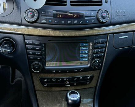 Серый Мерседес Е-Класс, объемом двигателя 3 л и пробегом 240 тыс. км за 15000 $, фото 23 на Automoto.ua