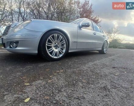 Серый Мерседес Е-Класс, объемом двигателя 3 л и пробегом 382 тыс. км за 10550 $, фото 6 на Automoto.ua