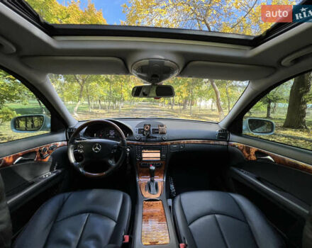 Серый Мерседес Е-Класс, объемом двигателя 2.2 л и пробегом 345 тыс. км за 11300 $, фото 10 на Automoto.ua