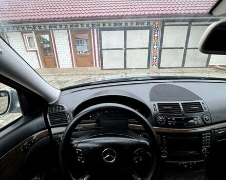 Серый Мерседес Е-Класс, объемом двигателя 2.2 л и пробегом 161 тыс. км за 9599 $, фото 13 на Automoto.ua