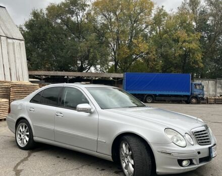 Мерседес Е-Клас 2008 у Львові на Automoto.ua Сірий Мерседес Е-Клас, об'ємом двигуна 3.2 л та пробігом 360 тис. км за 5200 $, фото 4 на Automoto.ua