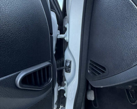 Серый Мерседес Е-Класс, объемом двигателя 3 л и пробегом 240 тыс. км за 15000 $, фото 30 на Automoto.ua