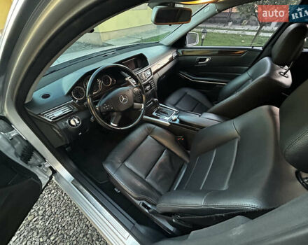 Серый Мерседес Е-Класс, объемом двигателя 2.2 л и пробегом 280 тыс. км за 11750 $, фото 14 на Automoto.ua