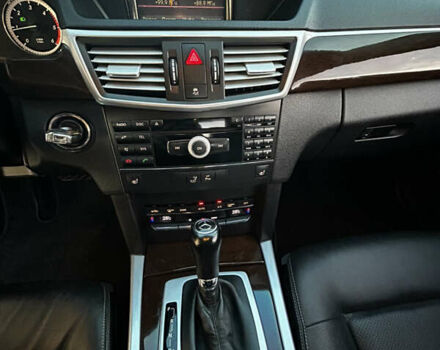 Серый Мерседес Е-Класс, объемом двигателя 2.2 л и пробегом 280 тыс. км за 11750 $, фото 22 на Automoto.ua