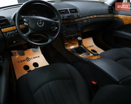 Сірий Мерседес Е-Клас, об'ємом двигуна 2.2 л та пробігом 194 тис. км за 14899 $, фото 63 на Automoto.ua