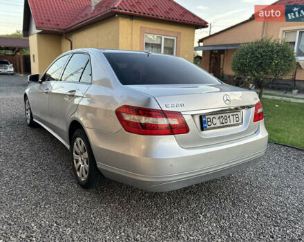 Серый Мерседес Е-Класс, объемом двигателя 2.2 л и пробегом 280 тыс. км за 11750 $, фото 7 на Automoto.ua