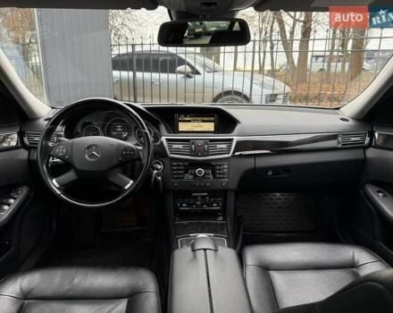 Сірий Мерседес Е-Клас, об'ємом двигуна 3 л та пробігом 228 тис. км за 18000 $, фото 27 на Automoto.ua