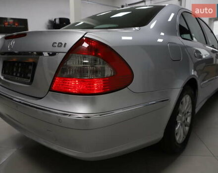 Сірий Мерседес Е-Клас, об'ємом двигуна 2.2 л та пробігом 194 тис. км за 14899 $, фото 12 на Automoto.ua