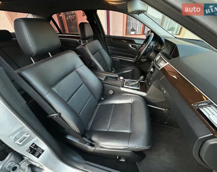 Серый Мерседес Е-Класс, объемом двигателя 2.2 л и пробегом 280 тыс. км за 11750 $, фото 18 на Automoto.ua
