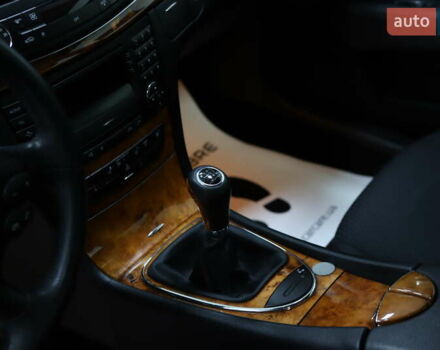 Сірий Мерседес Е-Клас, об'ємом двигуна 2.2 л та пробігом 194 тис. км за 14899 $, фото 62 на Automoto.ua