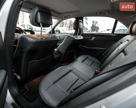 Серый Мерседес Е-Класс, объемом двигателя 3.5 л и пробегом 139 тыс. км за 15500 $, фото 42 на Automoto.ua