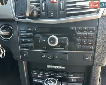 Серый Мерседес Е-Класс, объемом двигателя 2.14 л и пробегом 303 тыс. км за 16300 $, фото 53 на Automoto.ua