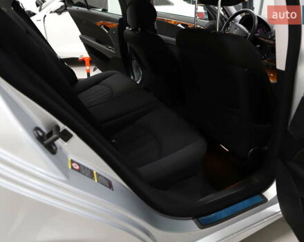 Сірий Мерседес Е-Клас, об'ємом двигуна 2.2 л та пробігом 194 тис. км за 14899 $, фото 80 на Automoto.ua