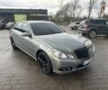 Сірий Мерседес Е-Клас, об'ємом двигуна 2.1 л та пробігом 283 тис. км за 11999 $, фото 1 на Automoto.ua