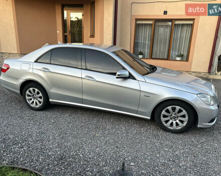 Серый Мерседес Е-Класс, объемом двигателя 2.2 л и пробегом 280 тыс. км за 11750 $, фото 4 на Automoto.ua