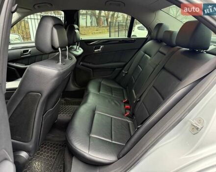 Сірий Мерседес Е-Клас, об'ємом двигуна 3 л та пробігом 228 тис. км за 18000 $, фото 23 на Automoto.ua