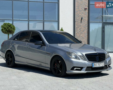 Серый Мерседес Е-Класс, объемом двигателя 2.14 л и пробегом 303 тыс. км за 16300 $, фото 10 на Automoto.ua