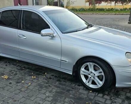 Сірий Мерседес Е-Клас, об'ємом двигуна 3 л та пробігом 173 тис. км за 9900 $, фото 4 на Automoto.ua