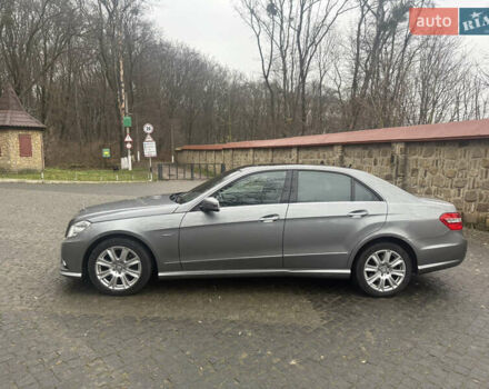 Сірий Мерседес Е-Клас, об'ємом двигуна 3 л та пробігом 257 тис. км за 17200 $, фото 2 на Automoto.ua