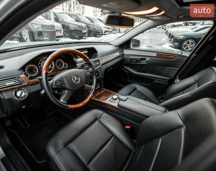 Серый Мерседес Е-Класс, объемом двигателя 3.5 л и пробегом 139 тыс. км за 15500 $, фото 17 на Automoto.ua