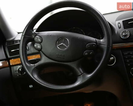 Сірий Мерседес Е-Клас, об'ємом двигуна 2.2 л та пробігом 194 тис. км за 14899 $, фото 65 на Automoto.ua