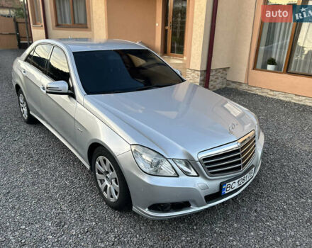 Серый Мерседес Е-Класс, объемом двигателя 2.2 л и пробегом 280 тыс. км за 11750 $, фото 11 на Automoto.ua