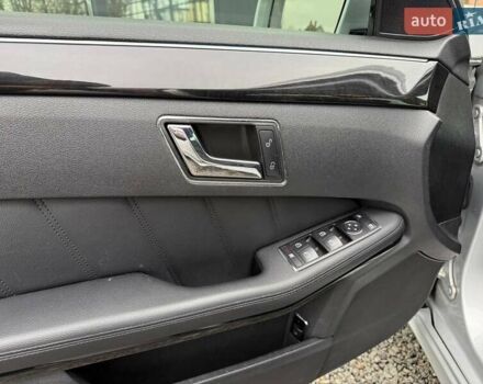 Сірий Мерседес Е-Клас, об'ємом двигуна 3 л та пробігом 228 тис. км за 18000 $, фото 22 на Automoto.ua