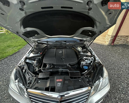 Серый Мерседес Е-Класс, объемом двигателя 2.2 л и пробегом 280 тыс. км за 11750 $, фото 28 на Automoto.ua