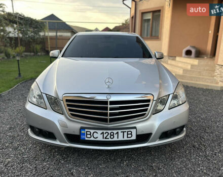Серый Мерседес Е-Класс, объемом двигателя 2.2 л и пробегом 280 тыс. км за 11750 $, фото 2 на Automoto.ua