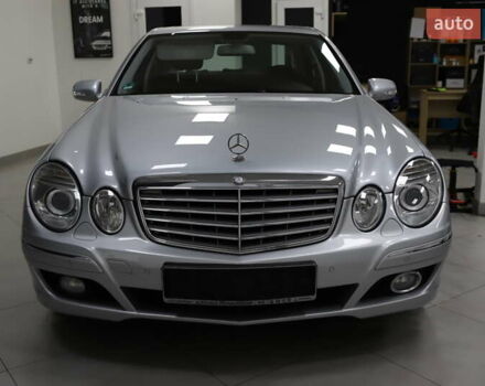 Сірий Мерседес Е-Клас, об'ємом двигуна 2.2 л та пробігом 194 тис. км за 14899 $, фото 1 на Automoto.ua