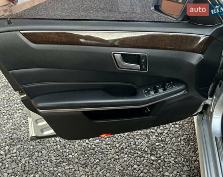 Серый Мерседес Е-Класс, объемом двигателя 2.2 л и пробегом 280 тыс. км за 11750 $, фото 15 на Automoto.ua