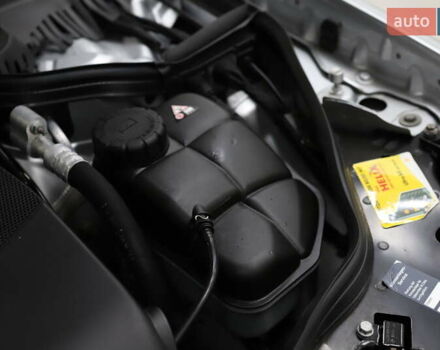 Сірий Мерседес Е-Клас, об'ємом двигуна 2.2 л та пробігом 194 тис. км за 14899 $, фото 96 на Automoto.ua