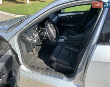 Мерседес Е-Класс 2009 в Ватутино на Automoto.ua Серый Мерседес Е-Класс, объемом двигателя 2.1 л и пробегом 322 тыс. км за 12000 $, фото 9 на Automoto.ua
