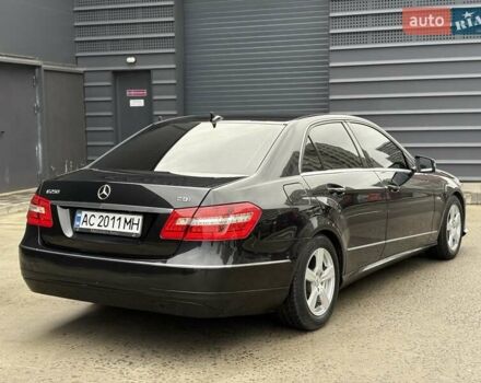 Серый Мерседес Е-Класс, объемом двигателя 2.1 л и пробегом 241 тыс. км за 10950 $, фото 6 на Automoto.ua