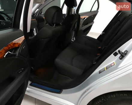 Сірий Мерседес Е-Клас, об'ємом двигуна 2.2 л та пробігом 194 тис. км за 14899 $, фото 78 на Automoto.ua