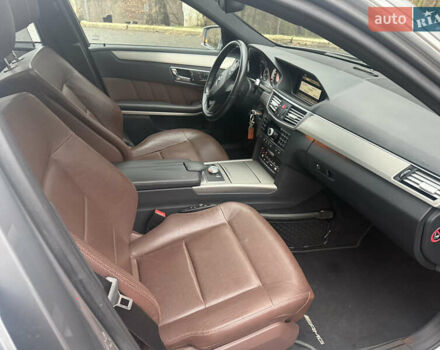 Сірий Мерседес Е-Клас, об'ємом двигуна 3 л та пробігом 257 тис. км за 17200 $, фото 37 на Automoto.ua