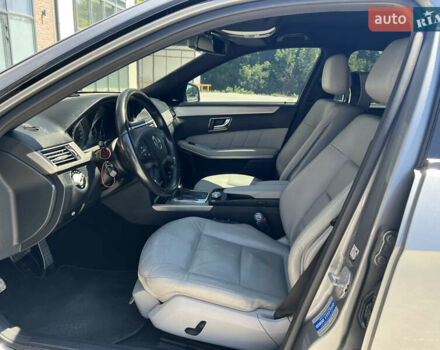 Серый Мерседес Е-Класс, объемом двигателя 2.14 л и пробегом 303 тыс. км за 16300 $, фото 41 на Automoto.ua