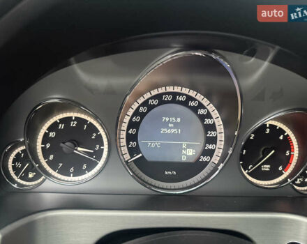 Сірий Мерседес Е-Клас, об'ємом двигуна 3 л та пробігом 257 тис. км за 17200 $, фото 28 на Automoto.ua