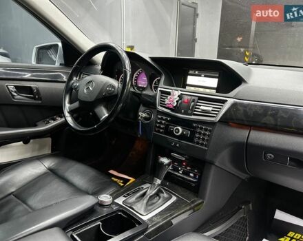 Серый Мерседес Е-Класс, объемом двигателя 2.14 л и пробегом 185 тыс. км за 11800 $, фото 56 на Automoto.ua