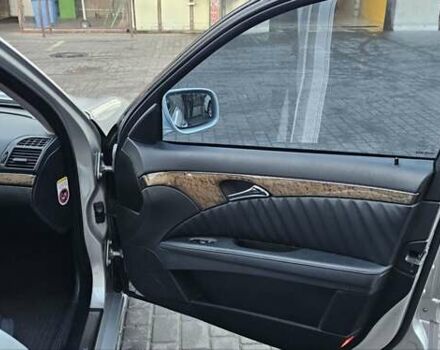 Сірий Мерседес Е-Клас, об'ємом двигуна 3 л та пробігом 173 тис. км за 9900 $, фото 25 на Automoto.ua