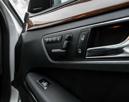 Серый Мерседес Е-Класс, объемом двигателя 3.5 л и пробегом 139 тыс. км за 15500 $, фото 43 на Automoto.ua