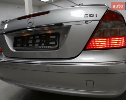 Сірий Мерседес Е-Клас, об'ємом двигуна 2.2 л та пробігом 194 тис. км за 14899 $, фото 13 на Automoto.ua