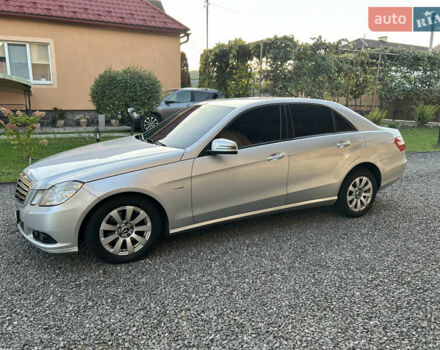 Серый Мерседес Е-Класс, объемом двигателя 2.2 л и пробегом 280 тыс. км за 11750 $, фото 9 на Automoto.ua