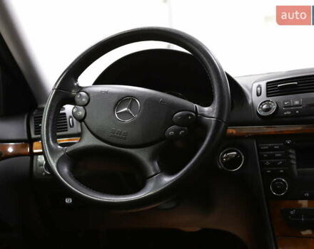 Сірий Мерседес Е-Клас, об'ємом двигуна 2.2 л та пробігом 194 тис. км за 14899 $, фото 69 на Automoto.ua