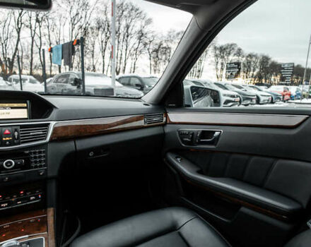 Серый Мерседес Е-Класс, объемом двигателя 3.5 л и пробегом 139 тыс. км за 15500 $, фото 40 на Automoto.ua